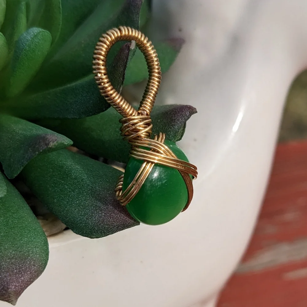 💚SOLD💚Green Cat's Eye Gold Wire Wrapped Pendant Handmade Glam Artisan Cute - Picture 4 of 10